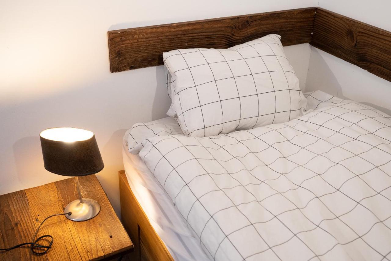 La Baraka Hostel Bagnes Екстериор снимка