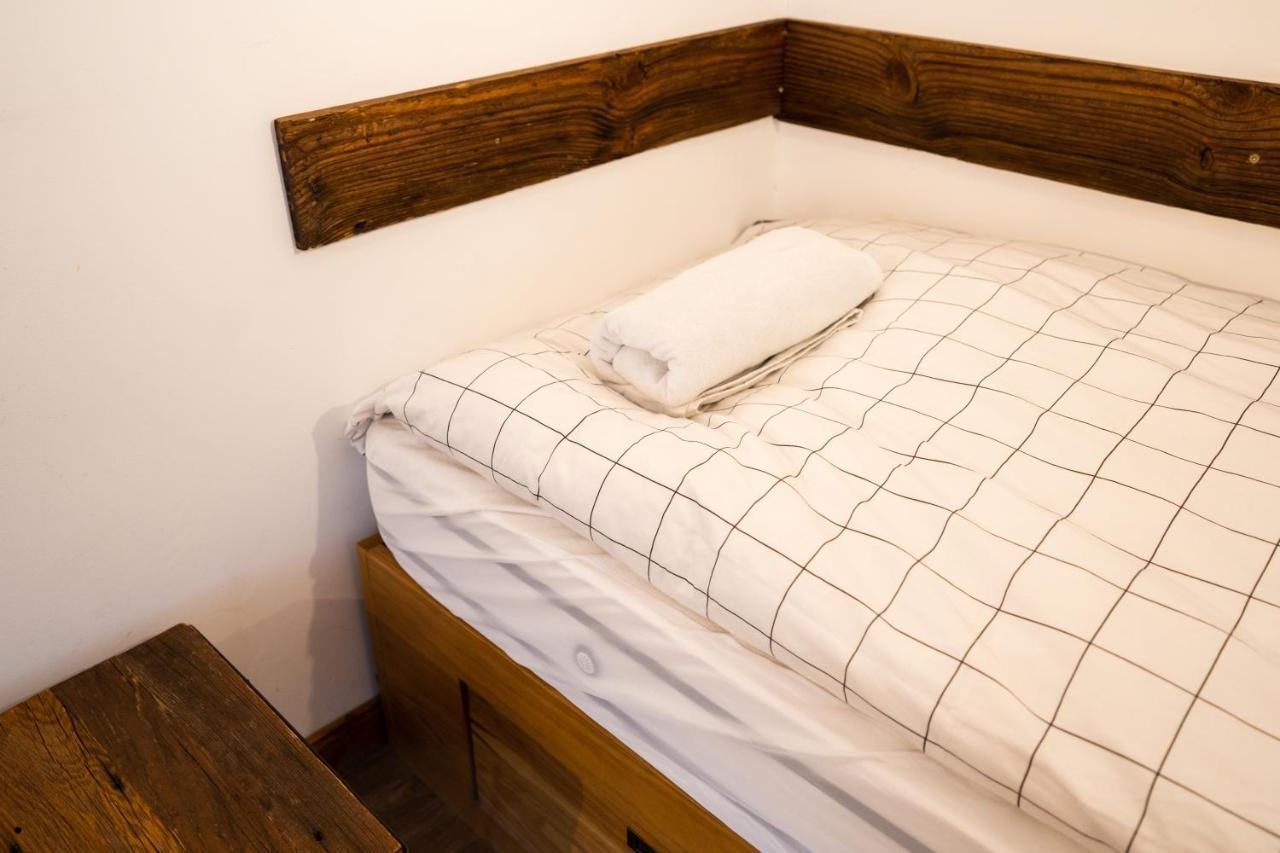 La Baraka Hostel Bagnes Екстериор снимка