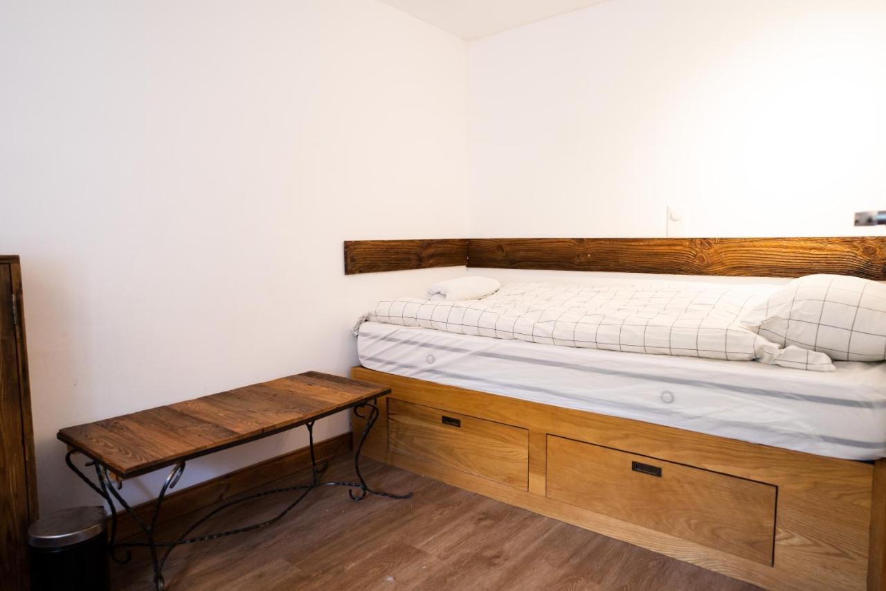 La Baraka Hostel Bagnes Екстериор снимка