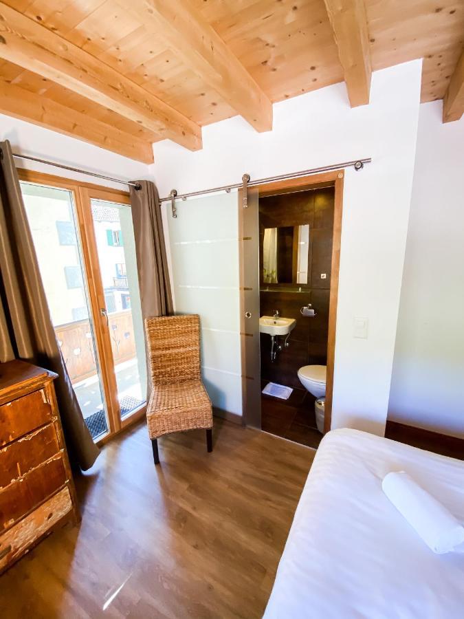 La Baraka Hostel Bagnes Екстериор снимка